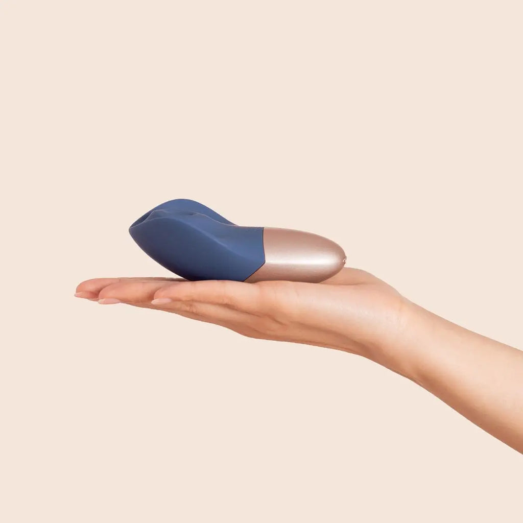 Deia™ The Arouser Pulsating External Stimulator - Rolik®