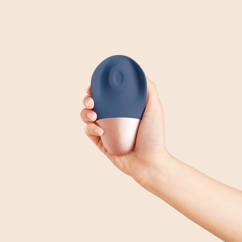 Deia™ The Arouser Pulsating External Stimulator - Rolik®