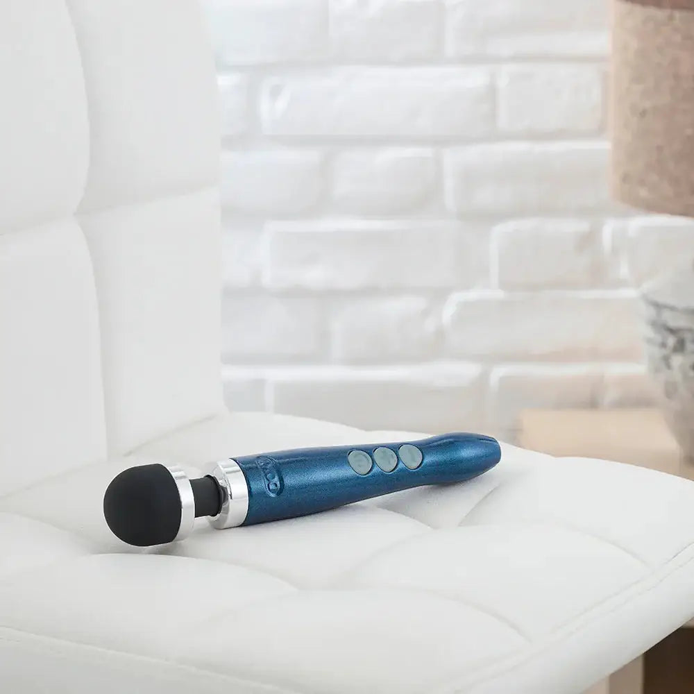 Doxy Die Cast 3R Rechargeable Wand Massager - Rolik®