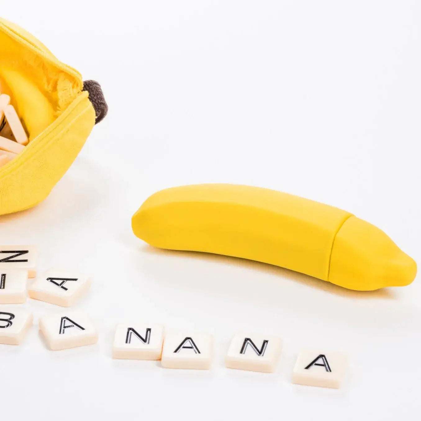 Emojibator® Banana Rechargeable Vibrator - Rolik®
