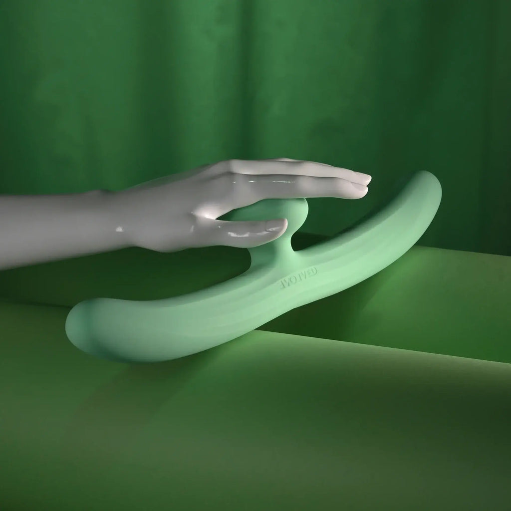 Evolved® Novelties Evolved Meet Me Halfway Dual-Ended Couples Vibrator Mint