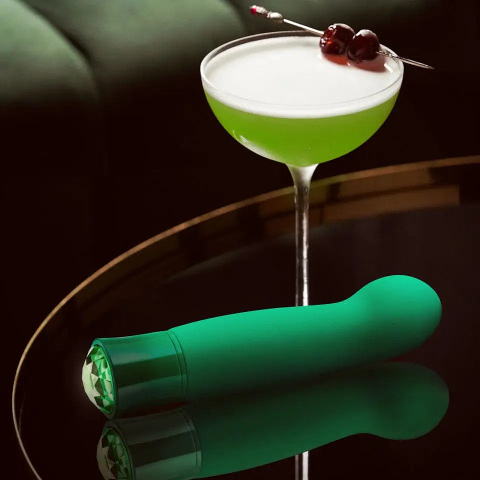 Oh My Gem® Emerald Enchanting Warming Vibrator - Rolik®