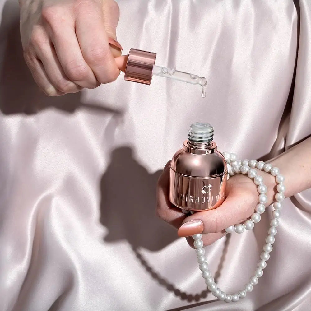 Stimulating Orgasm Oil by High on Love - Rolik®