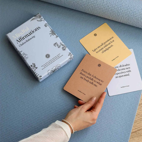 Intelligent Change Chakra Affirmation Cards, 52 Mindful Affirmations for Balancing