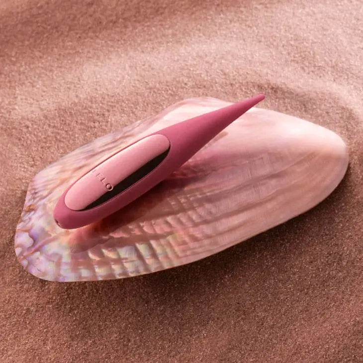 LELO Dot™ Travel Clitoral Pinpoint Vibrator - Rolik®
