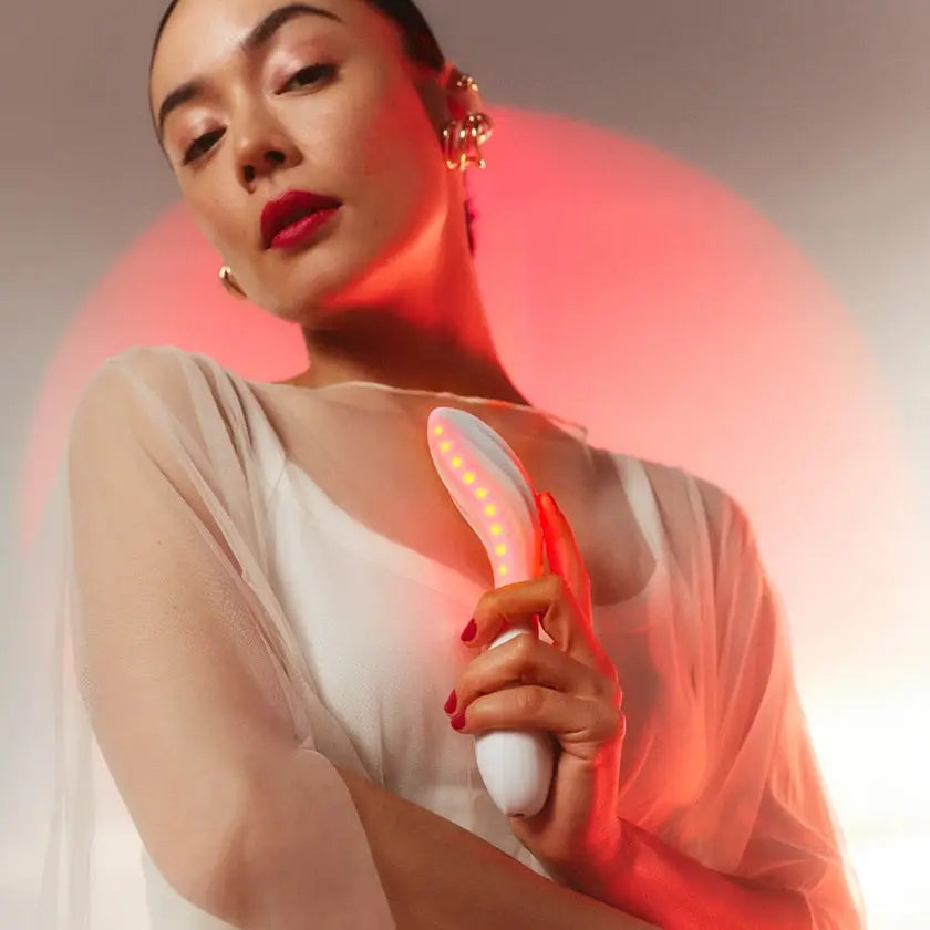 LELO Mona Spectra – Red Light G-Spot Vibrator & Intimate Wellness Massager