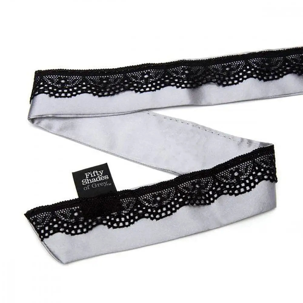 Fifty Shades of Grey Play Nice Satin Collar & Nipple Clamps - Rolik®