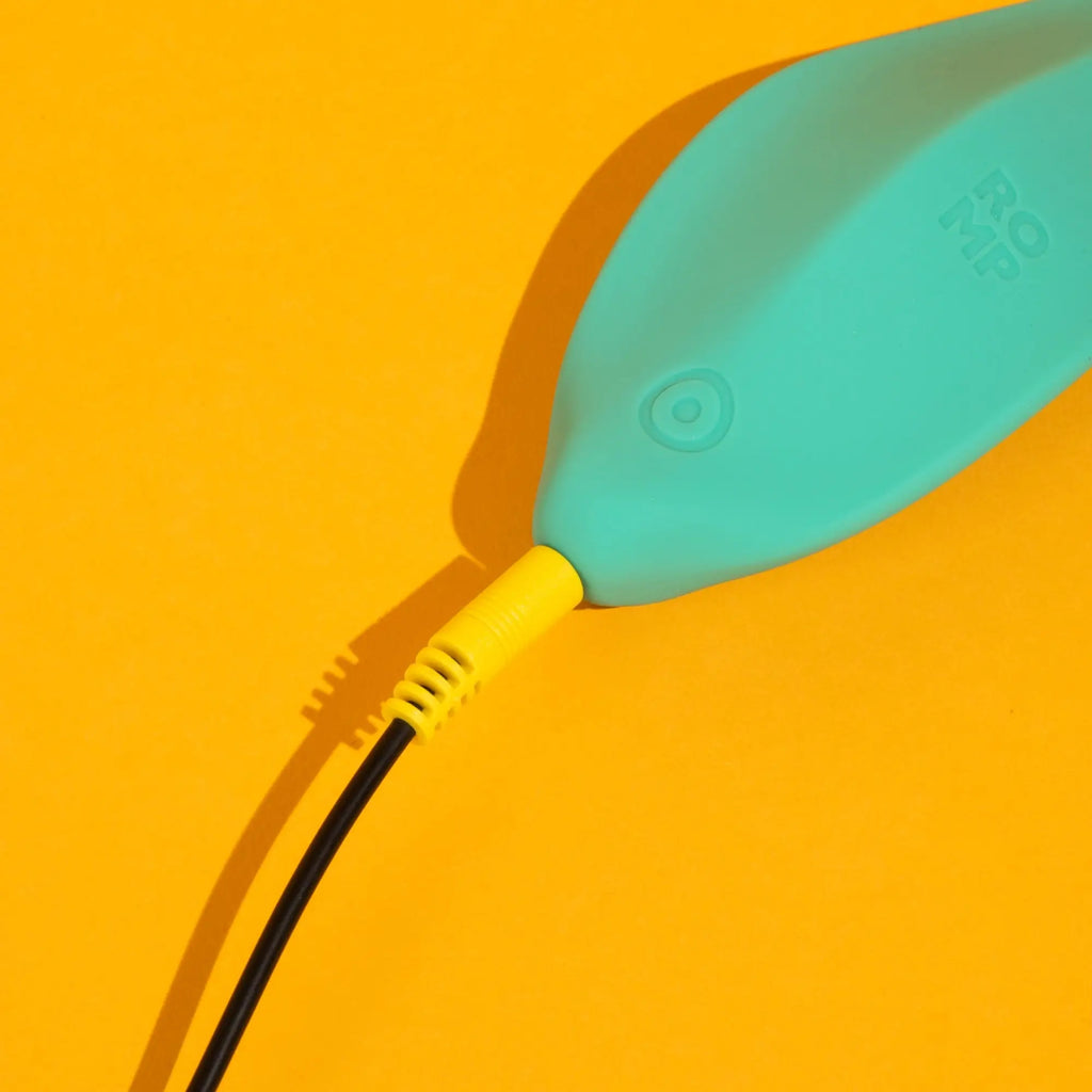 ROMP™ Romp Wave Lay-On Clitoral Vibrator Seafoam