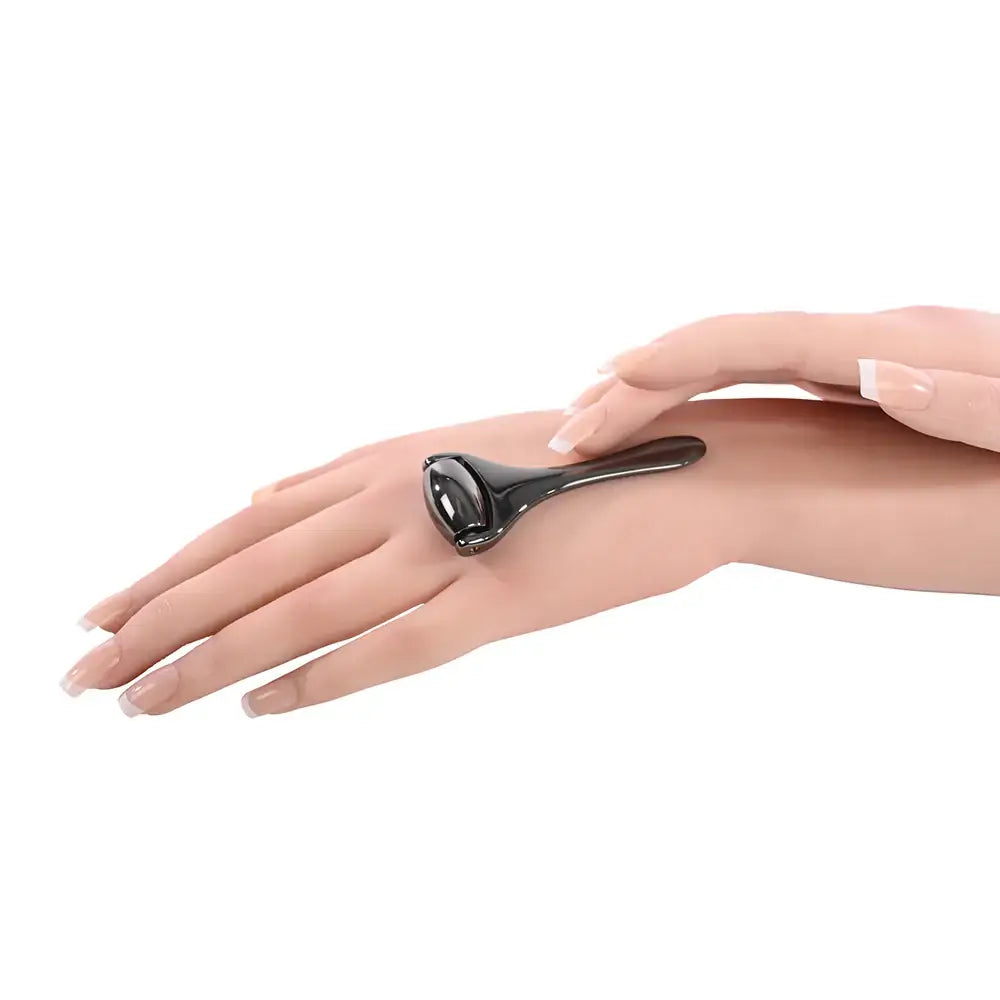 Sex & Mischief® Ex’s Oh’s Temperature Play Sensory Roller - Silver - Tickler