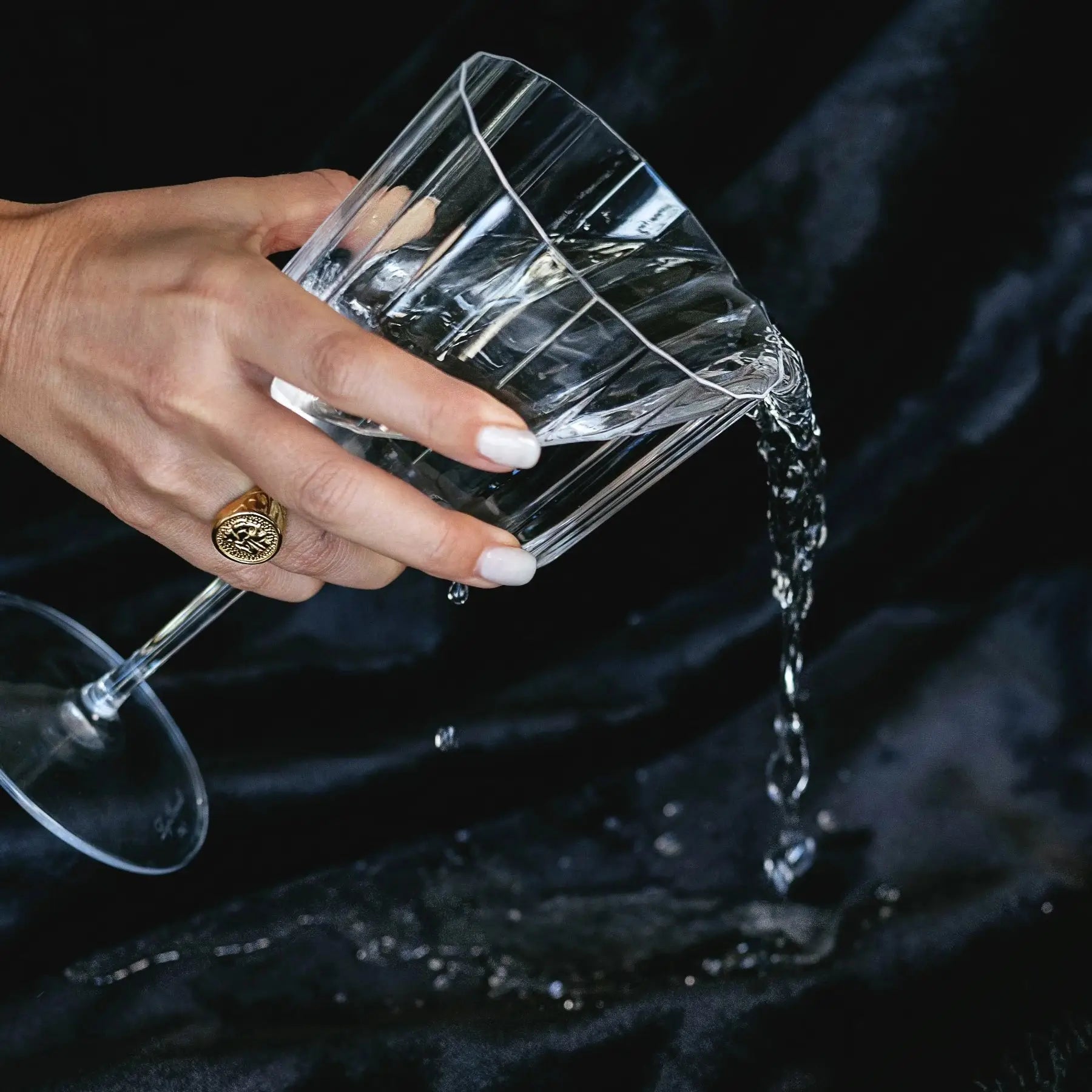 Splash Blanket OG Waterproof – Dual-Sided Sherpa & Micro-Velvet