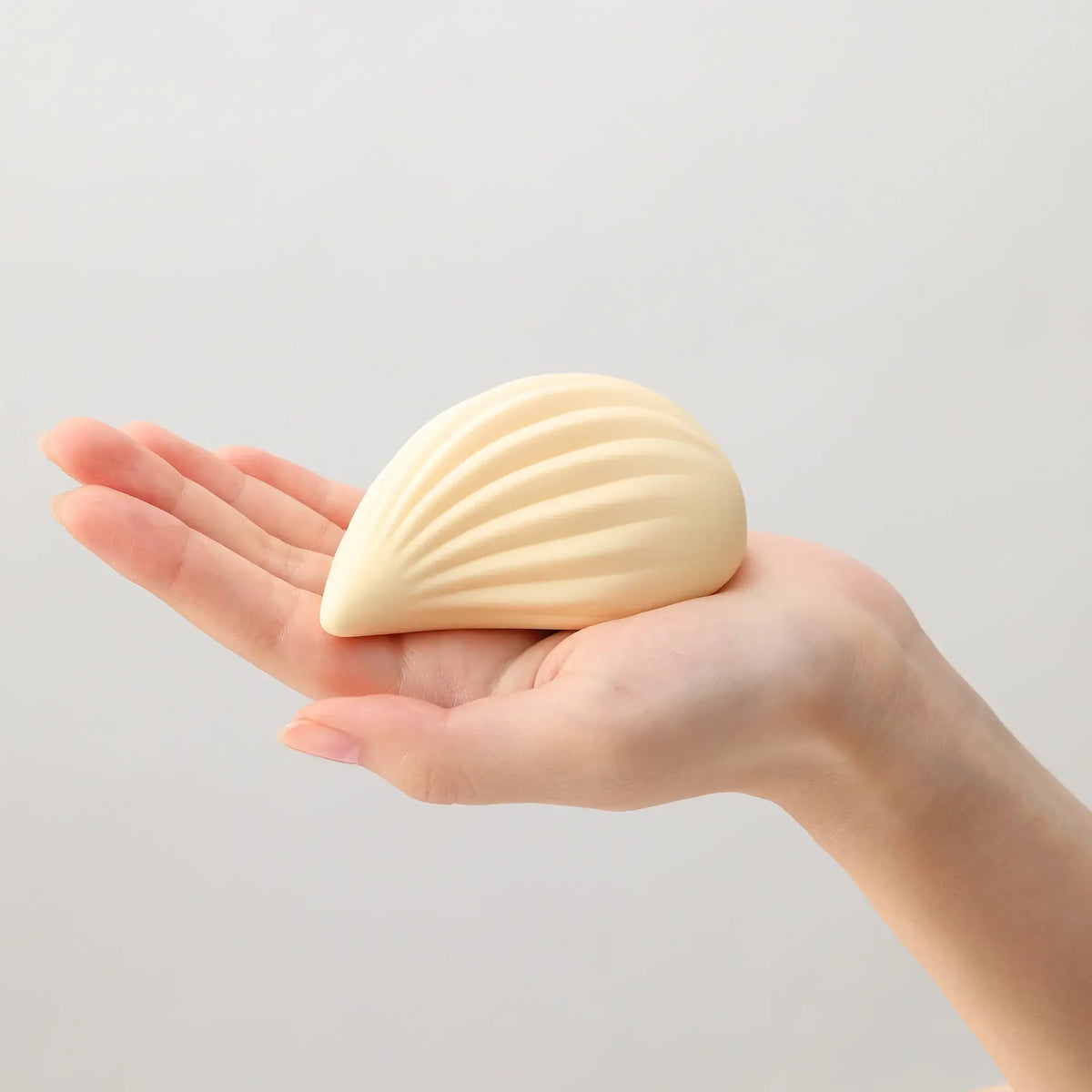 Tenga® Iroha+ Kushi Vibrator – Ribbed Clitoral Vibe 7 Modes Cream