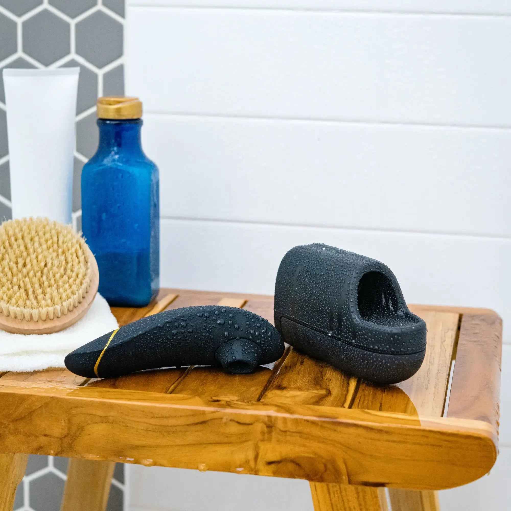 Arcwave x Womanizer Pleasure Pair - Ion Stroker & Premium 2 Clit Stimulator - Black - Vibrator