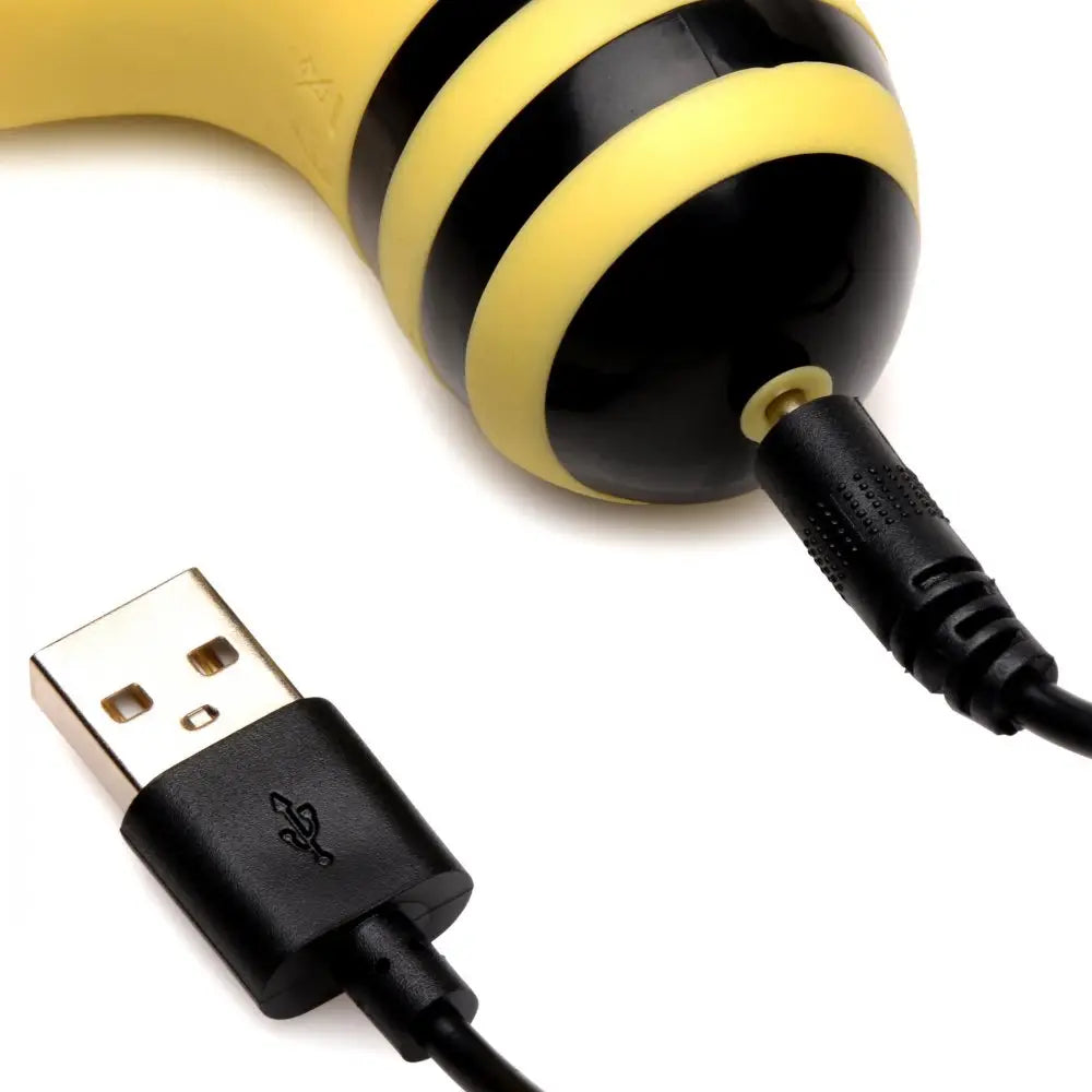Shegasm™ Sucky Bee Clitoral Stimulating Finger Vibrator - Yellow