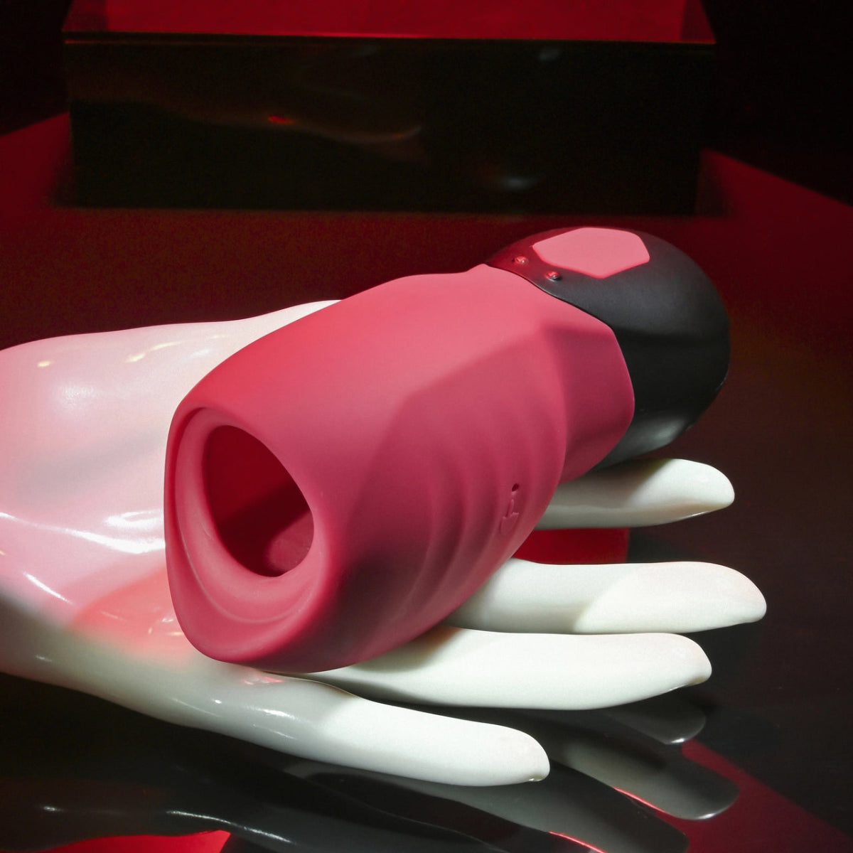 Gender X Body Kisses Vibrating Suction Massager - Rolik®